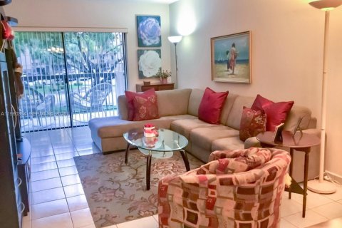 Copropriété à vendre à Miami, Floride: 2 chambres, 108.7 m2 № 2024761 - photo 3