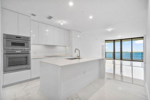 Condominio en alquiler en Miami, Florida, 3 dormitorios № 1992337 - foto 19