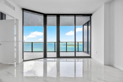 Condominio en alquiler en Miami, Florida, 3 dormitorios № 1992337 - foto 27