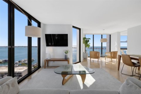 Condominio en alquiler en Miami, Florida, 3 dormitorios, 201.78 m2 № 2032876 - foto 17