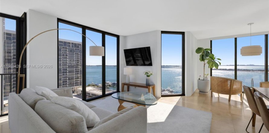 Condominio en Miami, Florida, 3 dormitorios  № 2032876