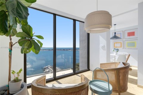 Condominio en alquiler en Miami, Florida, 3 dormitorios, 201.78 m2 № 2032876 - foto 12