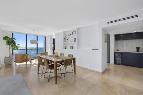 Condominio en alquiler en Miami, Florida, 3 dormitorios, 201.78 m2 № 2032876 - foto 20