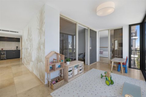 Condominio en alquiler en Miami, Florida, 3 dormitorios, 201.78 m2 № 2032876 - foto 25