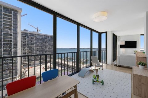 Condominio en alquiler en Miami, Florida, 3 dormitorios, 201.78 m2 № 2032876 - foto 24