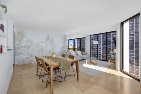 Condominio en alquiler en Miami, Florida, 3 dormitorios, 201.78 m2 № 2032876 - foto 19