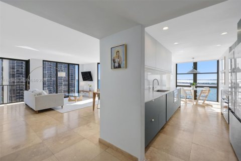 Condominio en alquiler en Miami, Florida, 3 dormitorios, 201.78 m2 № 2032876 - foto 4