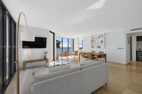 Condominio en alquiler en Miami, Florida, 3 dormitorios, 201.78 m2 № 2032876 - foto 18