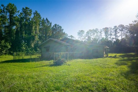 House in Land O' Lakes, Florida 3 bedrooms, 121.14 sq.m. № 2312291 - photo 3