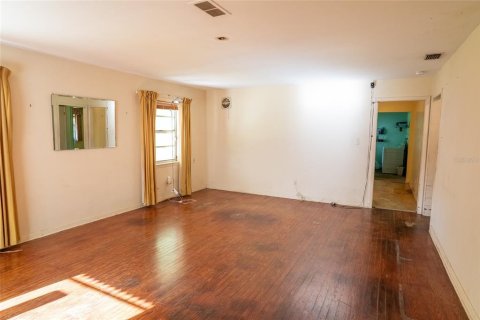 House in Land O' Lakes, Florida 3 bedrooms, 121.14 sq.m. № 2312291 - photo 10