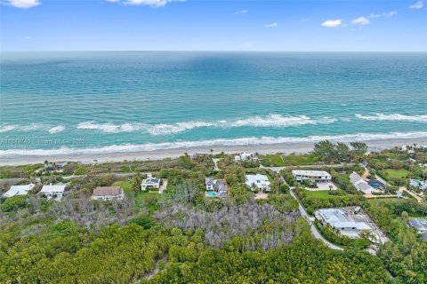 House in Hobe Sound, Florida 4 bedrooms, 251.58 sq.m. № 1852151 - photo 24