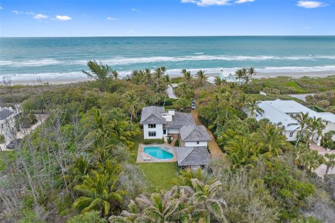 House in Hobe Sound, Florida 4 bedrooms, 251.58 sq.m. № 1852151 - photo 16