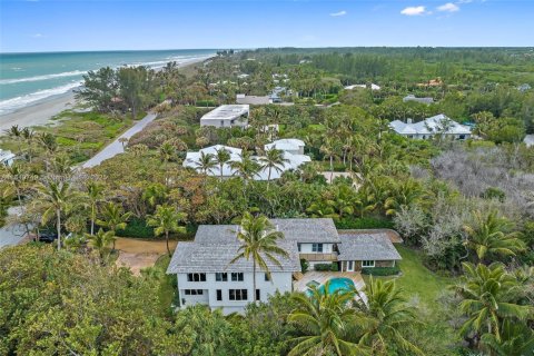 House in Hobe Sound, Florida 4 bedrooms, 251.58 sq.m. № 1852151 - photo 15