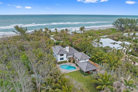 House in Hobe Sound, Florida 4 bedrooms, 251.58 sq.m. № 1852151 - photo 2