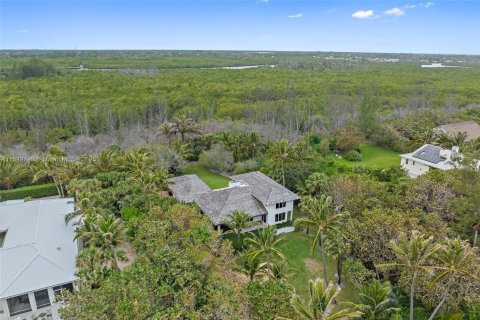 House in Hobe Sound, Florida 4 bedrooms, 251.58 sq.m. № 1852151 - photo 18