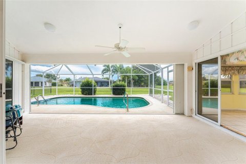 House in Punta Gorda, Florida 3 bedrooms, 179.3 sq.m. № 1901037 - photo 18