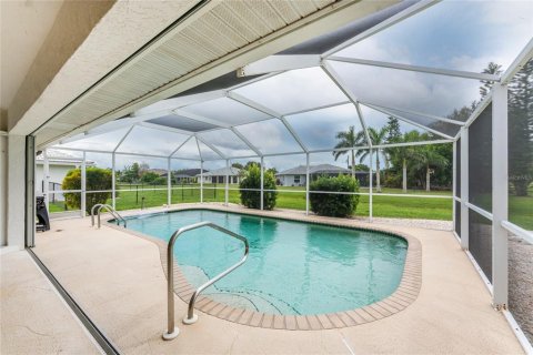 House in Punta Gorda, Florida 3 bedrooms, 179.3 sq.m. № 1901037 - photo 20