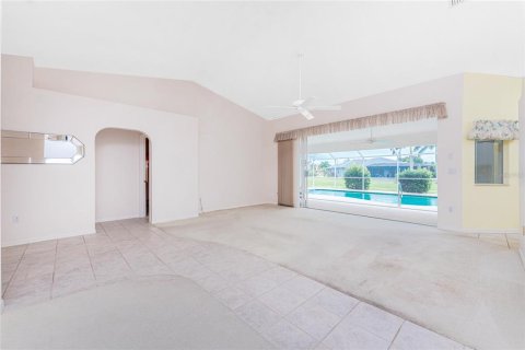 House in Punta Gorda, Florida 3 bedrooms, 179.3 sq.m. № 1901037 - photo 7