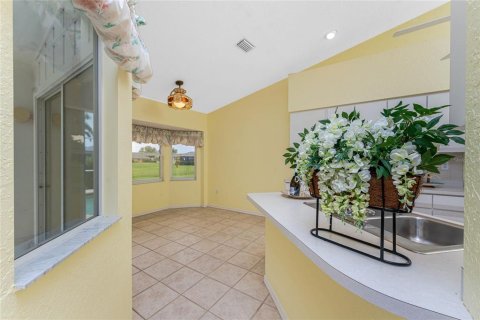 House in Punta Gorda, Florida 3 bedrooms, 179.3 sq.m. № 1901037 - photo 11