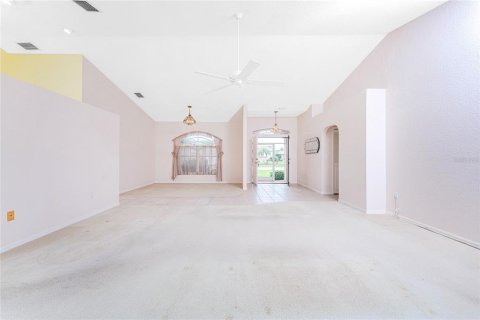 House in Punta Gorda, Florida 3 bedrooms, 179.3 sq.m. № 1901037 - photo 8