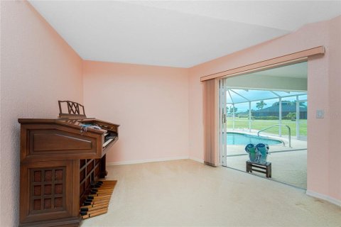 House in Punta Gorda, Florida 3 bedrooms, 179.3 sq.m. № 1901037 - photo 28