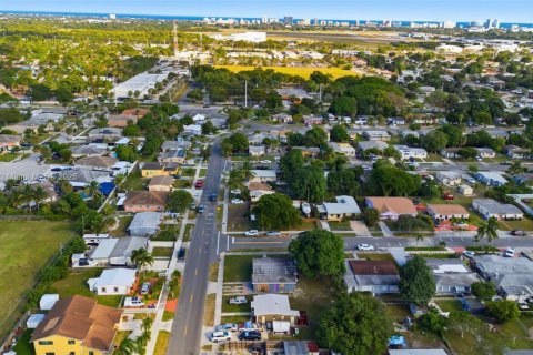 Casa en venta en Pompano Beach, Florida, 3 dormitorios, 127.55 m2 № 1974614 - foto 22