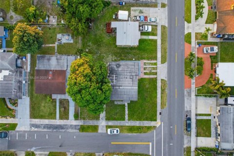 Casa en venta en Pompano Beach, Florida, 3 dormitorios, 127.55 m2 № 1974614 - foto 16