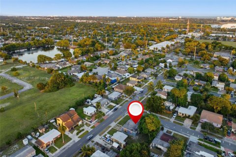 Casa en venta en Pompano Beach, Florida, 3 dormitorios, 127.55 m2 № 1974614 - foto 20