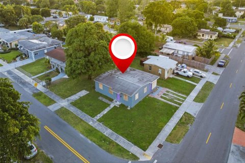 Casa en venta en Pompano Beach, Florida, 3 dormitorios, 127.55 m2 № 1974614 - foto 10