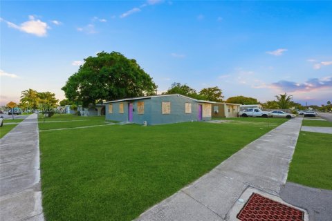 Casa en venta en Pompano Beach, Florida, 3 dormitorios, 127.55 m2 № 1974614 - foto 3