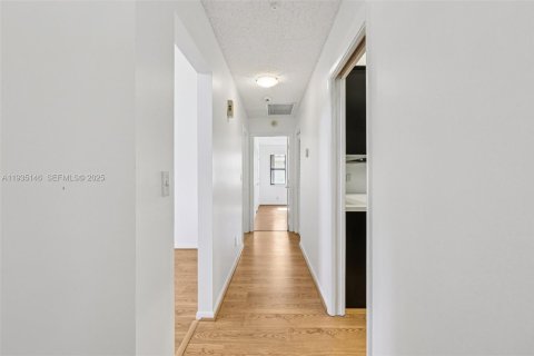 Casa en venta en Davie, Florida, 3 dormitorios, 202.71 m2 № 1993952 - foto 25