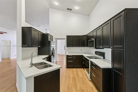 Casa en venta en Davie, Florida, 3 dormitorios, 202.71 m2 № 1993952 - foto 10