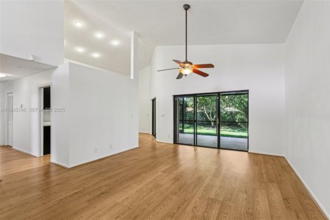 Casa en venta en Davie, Florida, 3 dormitorios, 202.71 m2 № 1993952 - foto 13