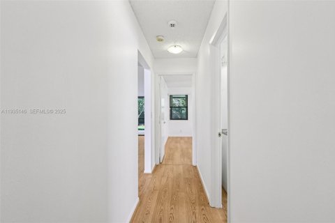 Casa en venta en Davie, Florida, 3 dormitorios, 202.71 m2 № 1993952 - foto 19