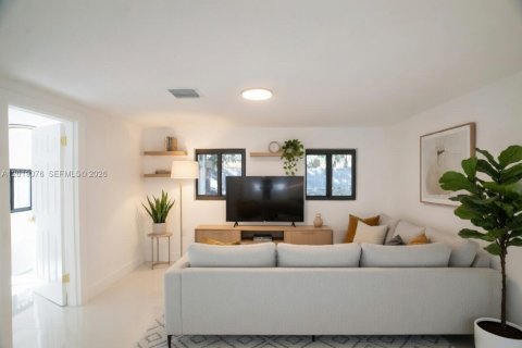 Casa en alquiler en North Miami, Florida, 4 dormitorios, 159.23 m2 № 2085893 - foto 7