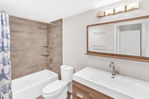 Condominio en alquiler en Sunny Isles Beach, Florida, 1 dormitorio, 93.37 m2 № 2025478 - foto 9