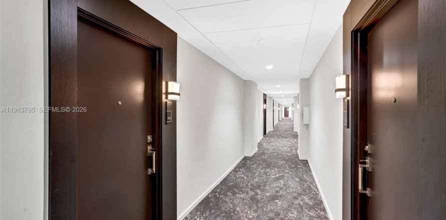 Condominio en Sunny Isles Beach, Florida, 1 dormitorio  № 2025478