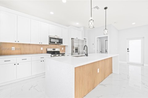 Купить виллу или дом в Лихай-Эйкерс, Флорида 3 спальни, 126.16м2, № 1991655 - фото 8