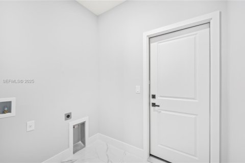 Купить виллу или дом в Лихай-Эйкерс, Флорида 3 спальни, 126.16м2, № 1991655 - фото 3