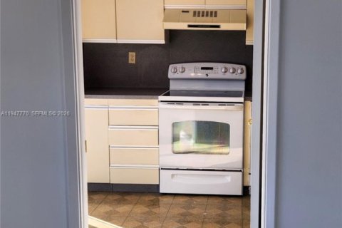 Condo in Aventura, Florida, 3 bedrooms  № 2004119 - photo 28