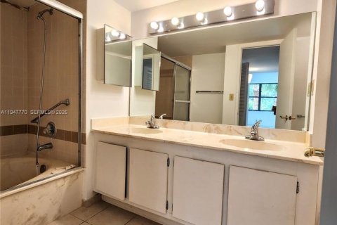 Condo in Aventura, Florida, 3 bedrooms  № 2004119 - photo 19