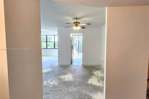 Condo in Aventura, Florida, 3 bedrooms  № 2004119 - photo 30