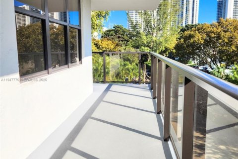 Condo in Aventura, Florida, 3 bedrooms  № 2004119 - photo 13