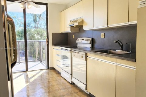 Condo in Aventura, Florida, 3 bedrooms  № 2004119 - photo 4