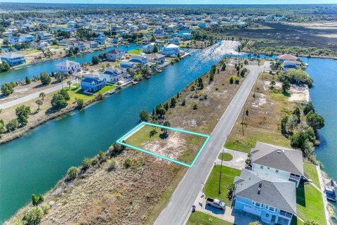 Land in Hernando Beach, Florida № 1657992 - photo 2