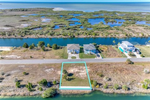 Land in Hernando Beach, Florida № 1657992 - photo 1