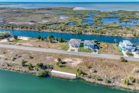 Land in Hernando Beach, Florida № 1657992 - photo 9