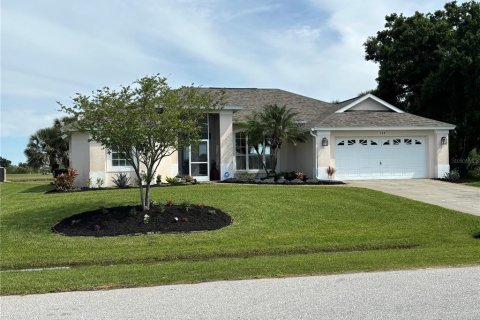 House in Rotonda, Florida 3 bedrooms, 185.8 sq.m. № 1558887 - photo 1