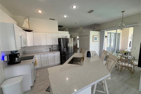 House in Rotonda, Florida 3 bedrooms, 185.8 sq.m. № 1558887 - photo 24