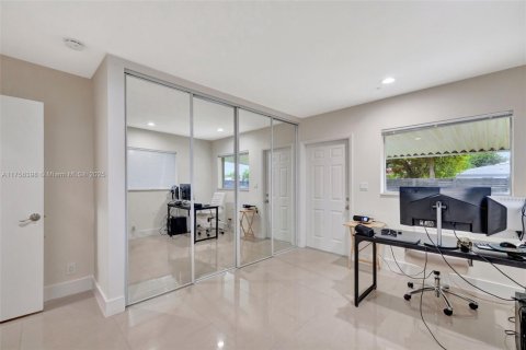 House in Fort Lauderdale, Florida 4 bedrooms, 161.19 sq.m. № 1502655 - photo 23